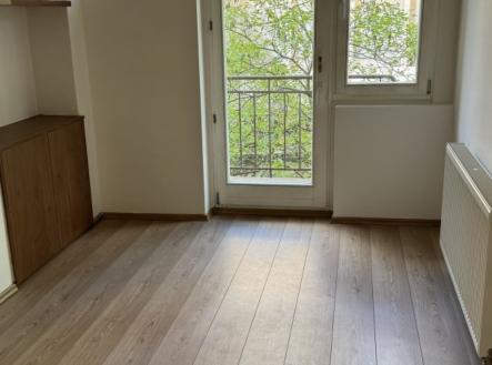 Pronájem komerčního objektu, administrativní budova, 118 m²