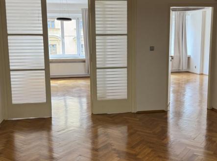 Pronájem komerčního objektu, administrativní budova, 118 m²