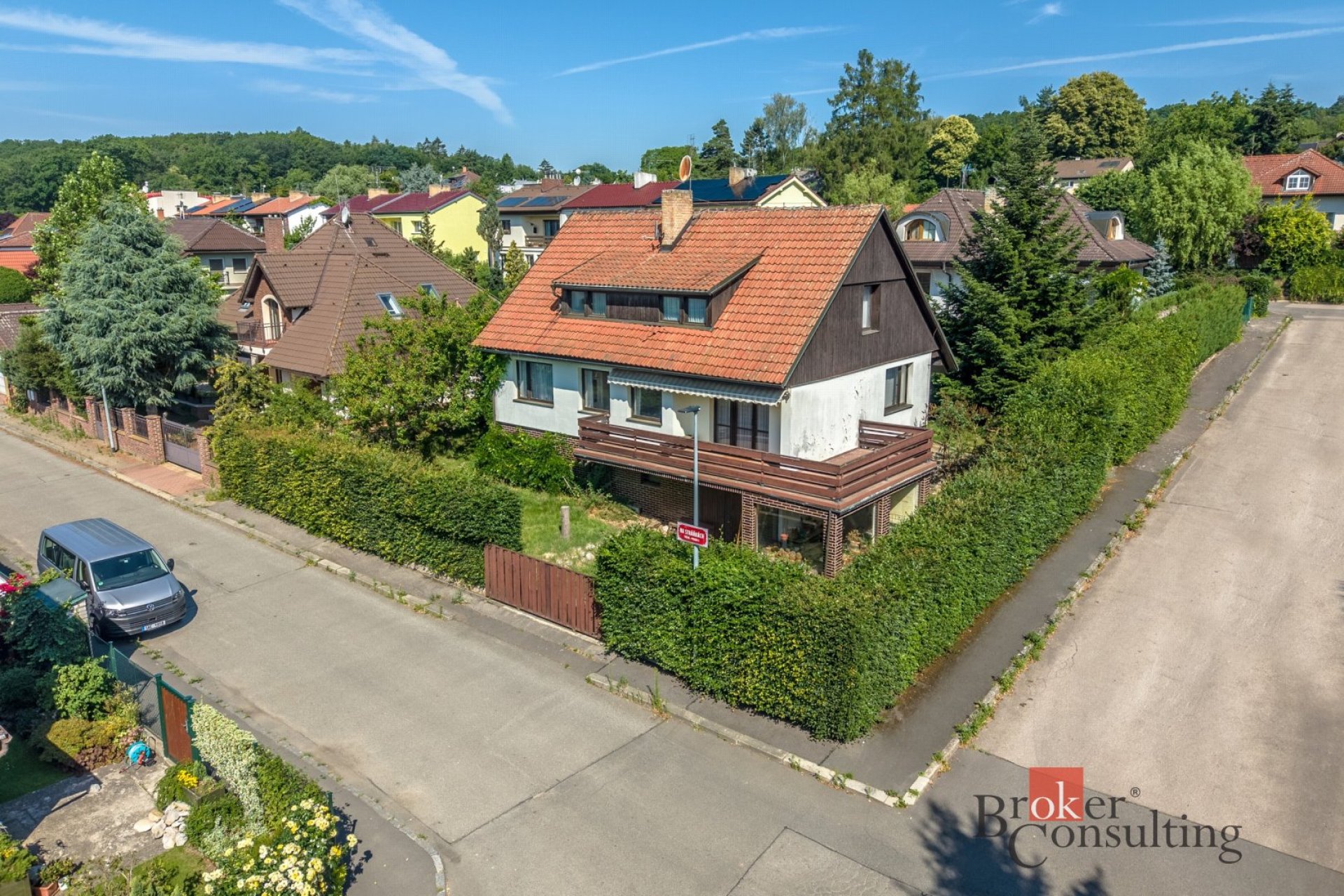 Prodej domu 5+1 (Praha 4 - Točná) na jižně oreintovaném pozemku 609 m2