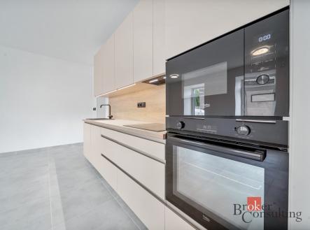 Pronájem bytu, 2+kk, 57 m²