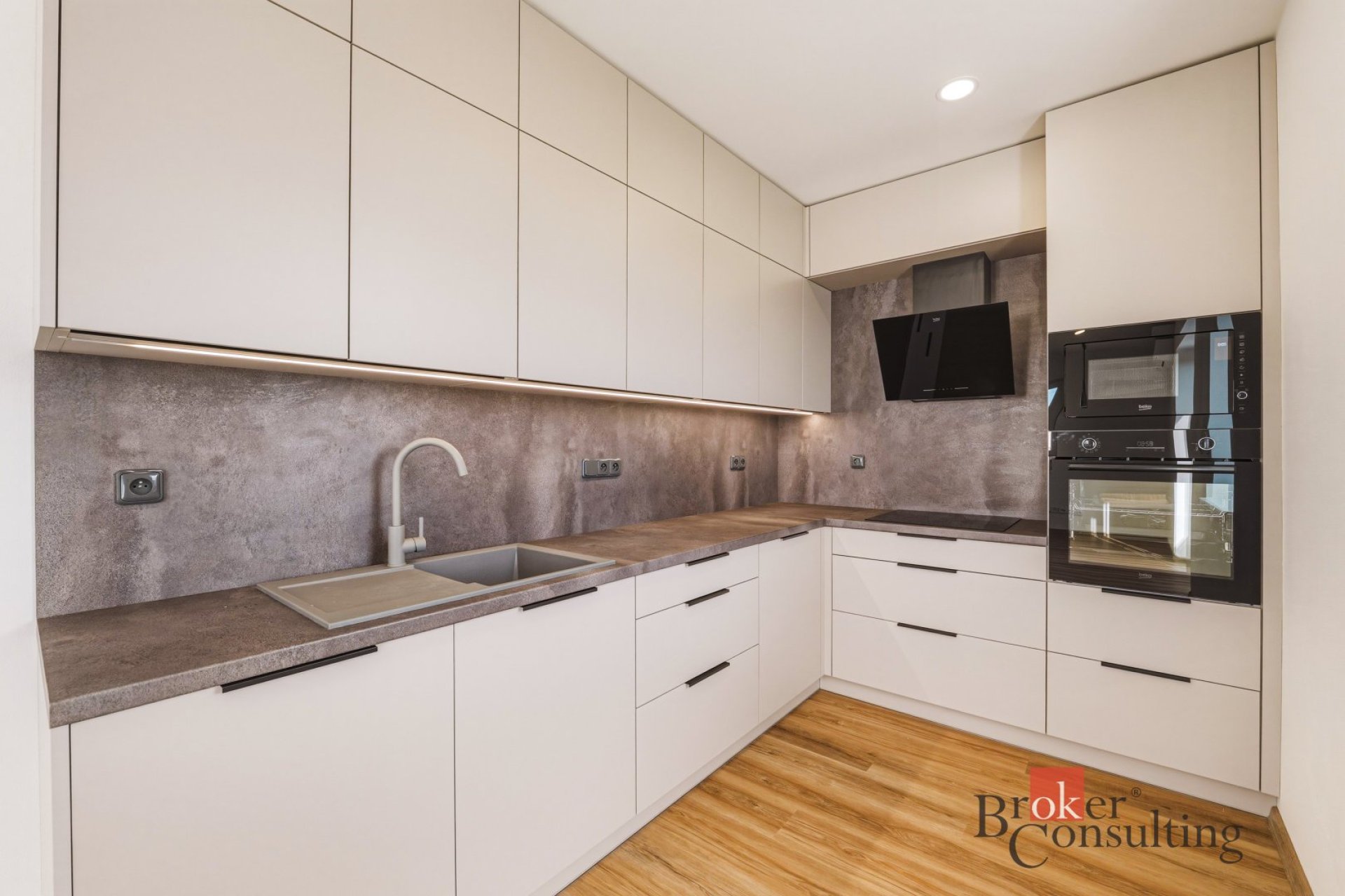 Prodej, byty/4+kk, 81 m2, Manětínská 1280, 33027 Vejprnice, Plzeň-sever [ID 85487]