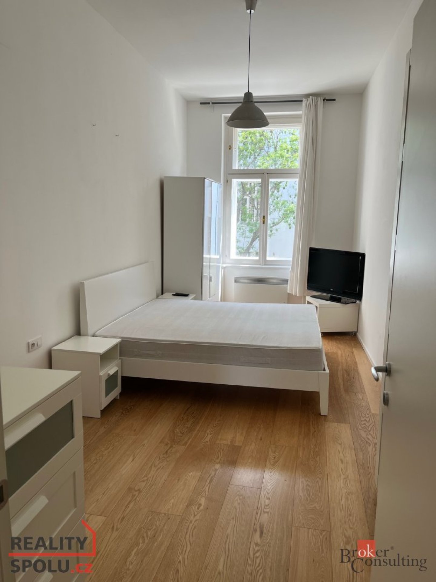 Pronájem, byty/2+kk, 43 m2, Preslova, Smíchov, 15000 Praha 5 [ID 88115]