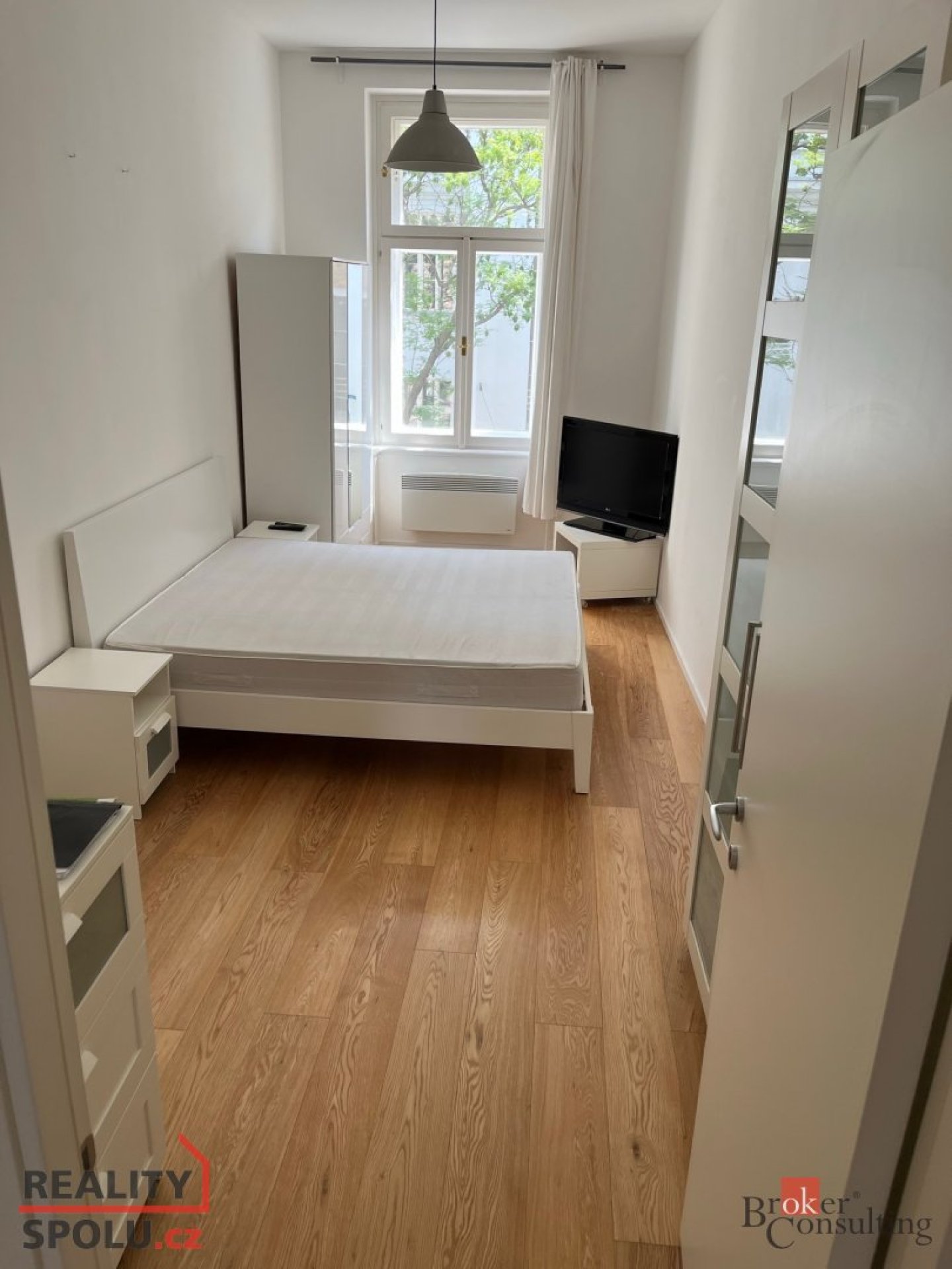 Pronájem, byty/2+kk, 43 m2, Preslova, Smíchov, 15000 Praha 5 [ID 88115]