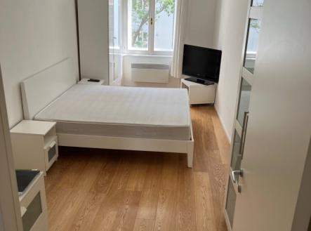 Pronájem bytu, 2+kk, 43 m²