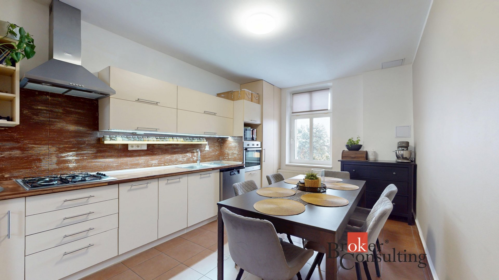 Pronájem, byty/5+1, 124 m2, Chomutovská 898, 43801 Žatec, Louny [ID 88054]