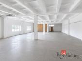 Pronájem komerčního objektu, sklad, 1 700 m²