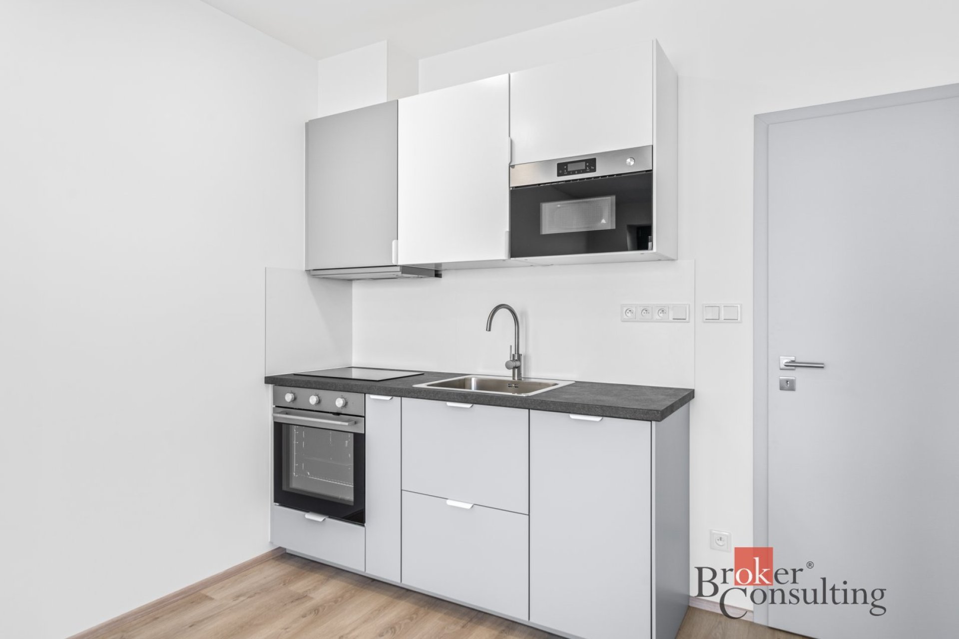 Pronájem, byty/1+kk, 33.25 m2, Železná 3068/16, Jižní Předměstí, 30100 Plzeň, Plzeň-město [ID 86065]