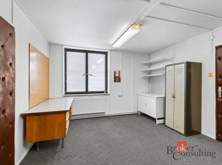 Pronájem komerčního objektu, sklad, 735 m²