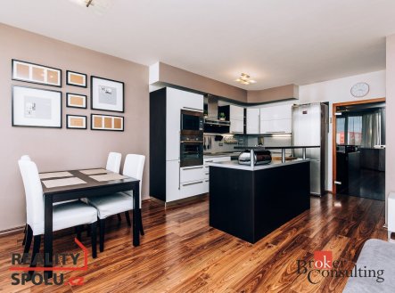 Pronájem bytu, 3+kk, 82 m²