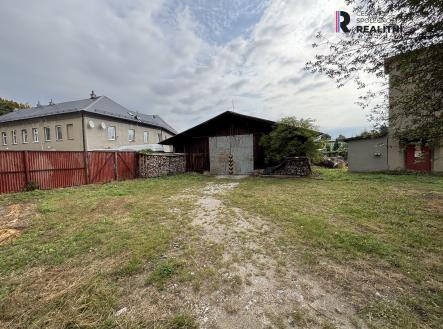 Prodej pozemku pro komerční výstavbu, 1 585 m² obrázek