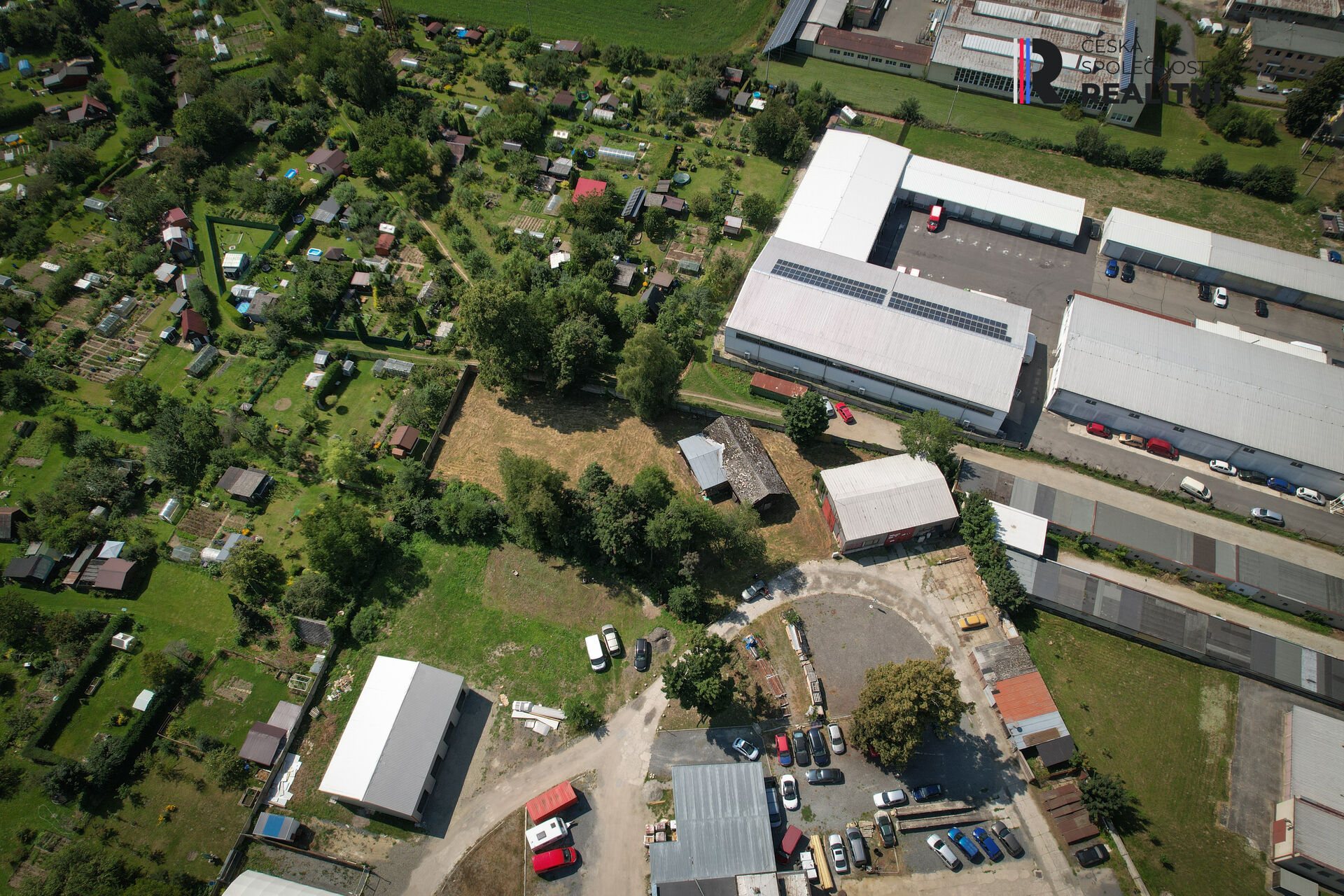 Nabízíme k prodeji stavební pozemek pro bydlení i komerci o celkové rozloze cca 1030 m2