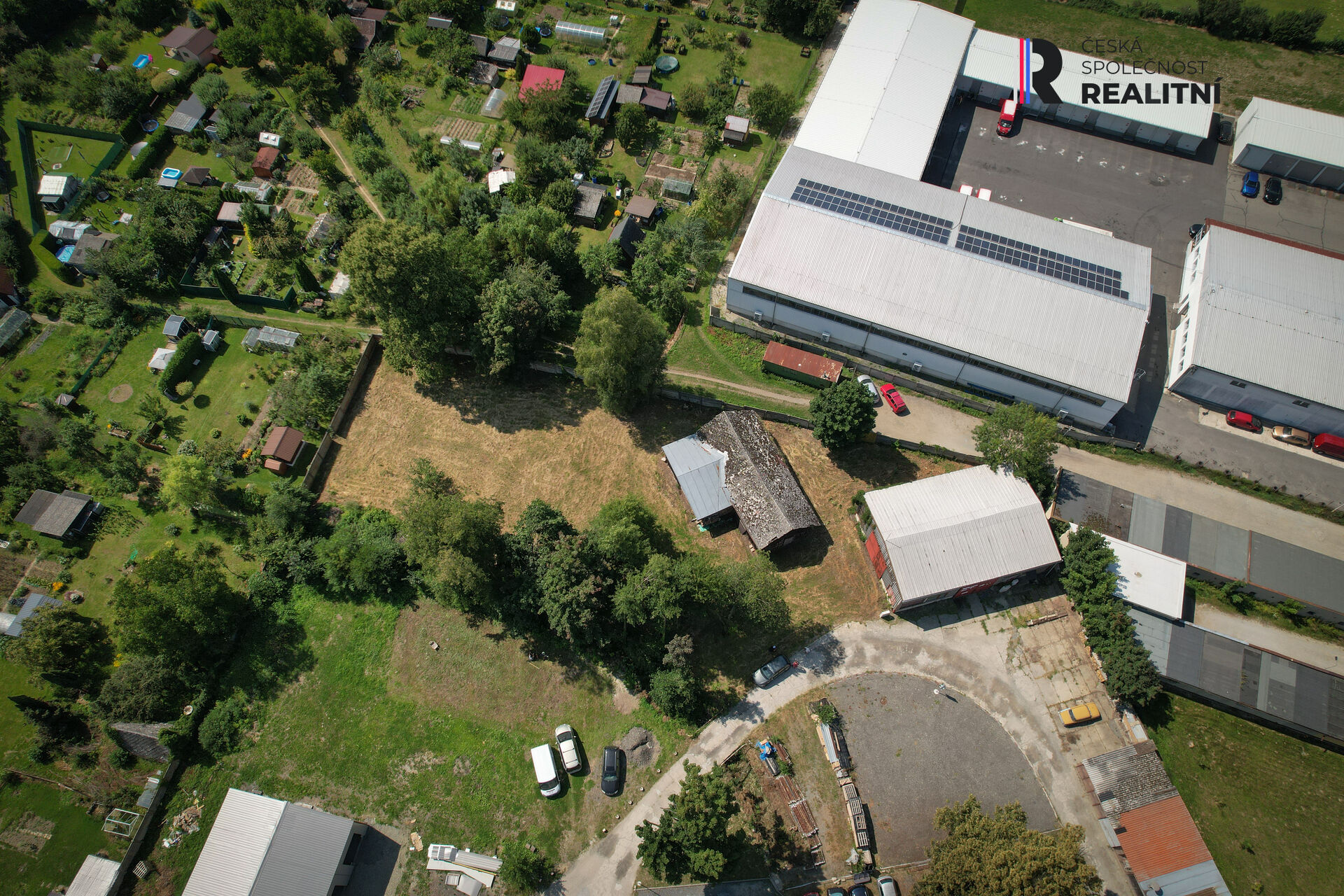 Nabízíme k prodeji stavební pozemek pro bydlení i komerci o celkové rozloze cca 1030 m2