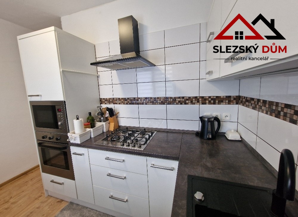 Tel.:604 799 700 RK Slezský dům