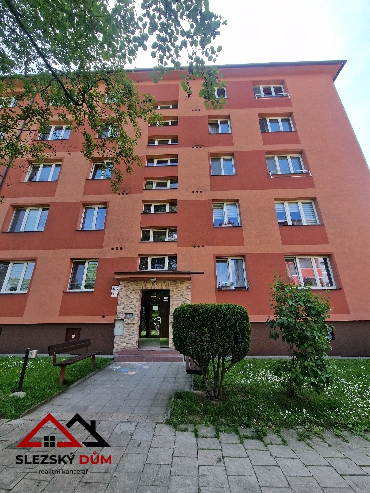 Tel.: 604 799 700 RK Slezský dům