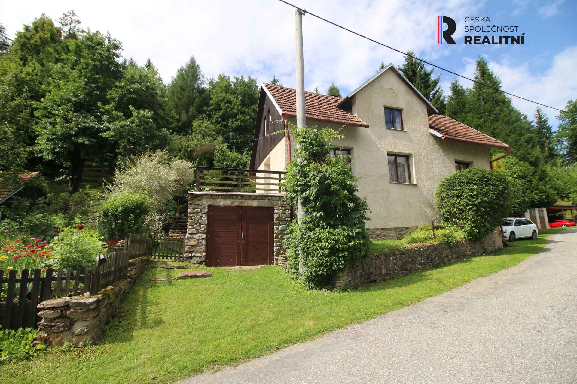 Prodej rodinného domu 5kk + garáž, Rakové