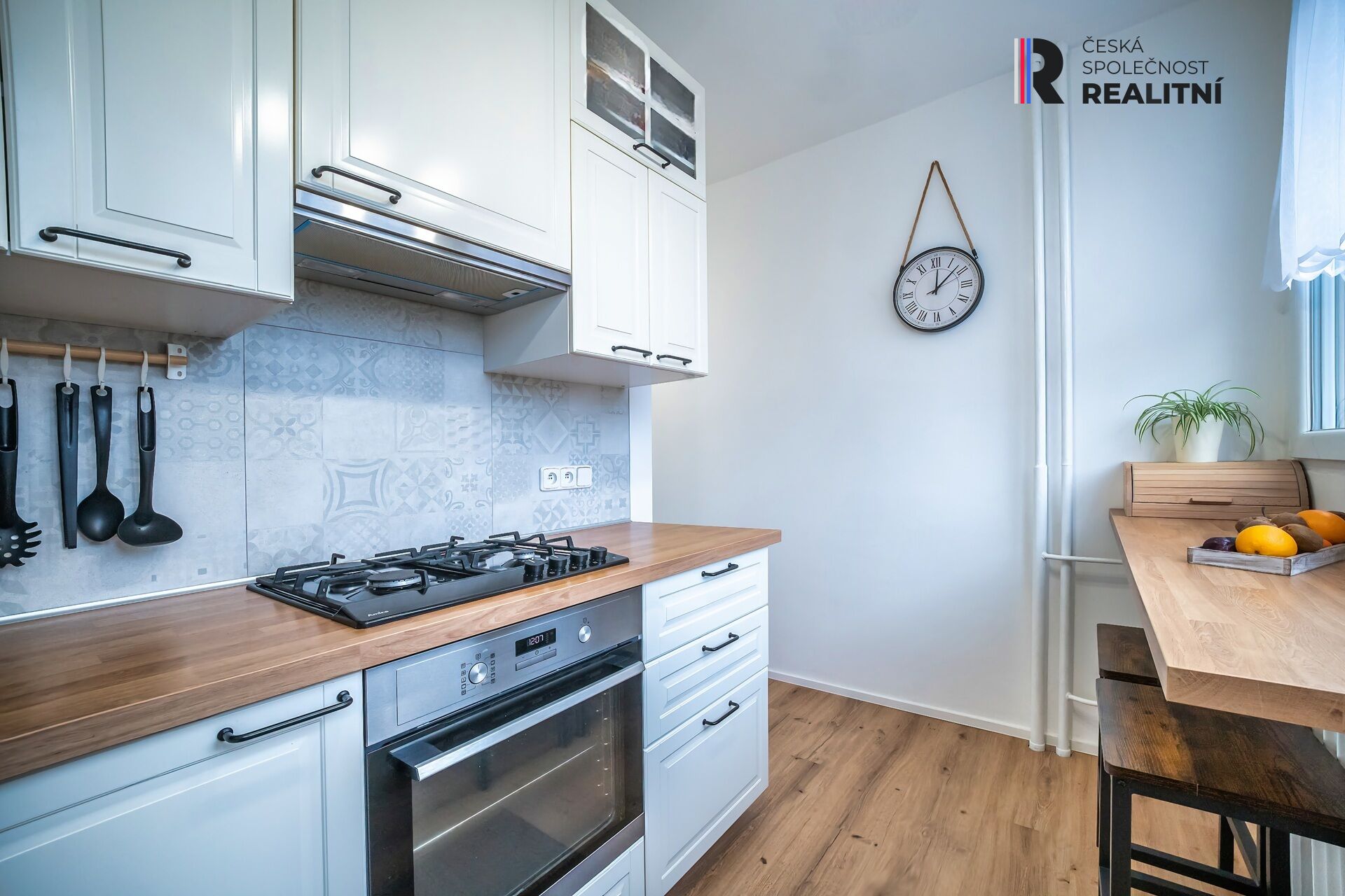 Prodej zrekonstruovaného bytu 3+1 s balkonem a sklepem, ulice Ježkova, Brno- Lesná