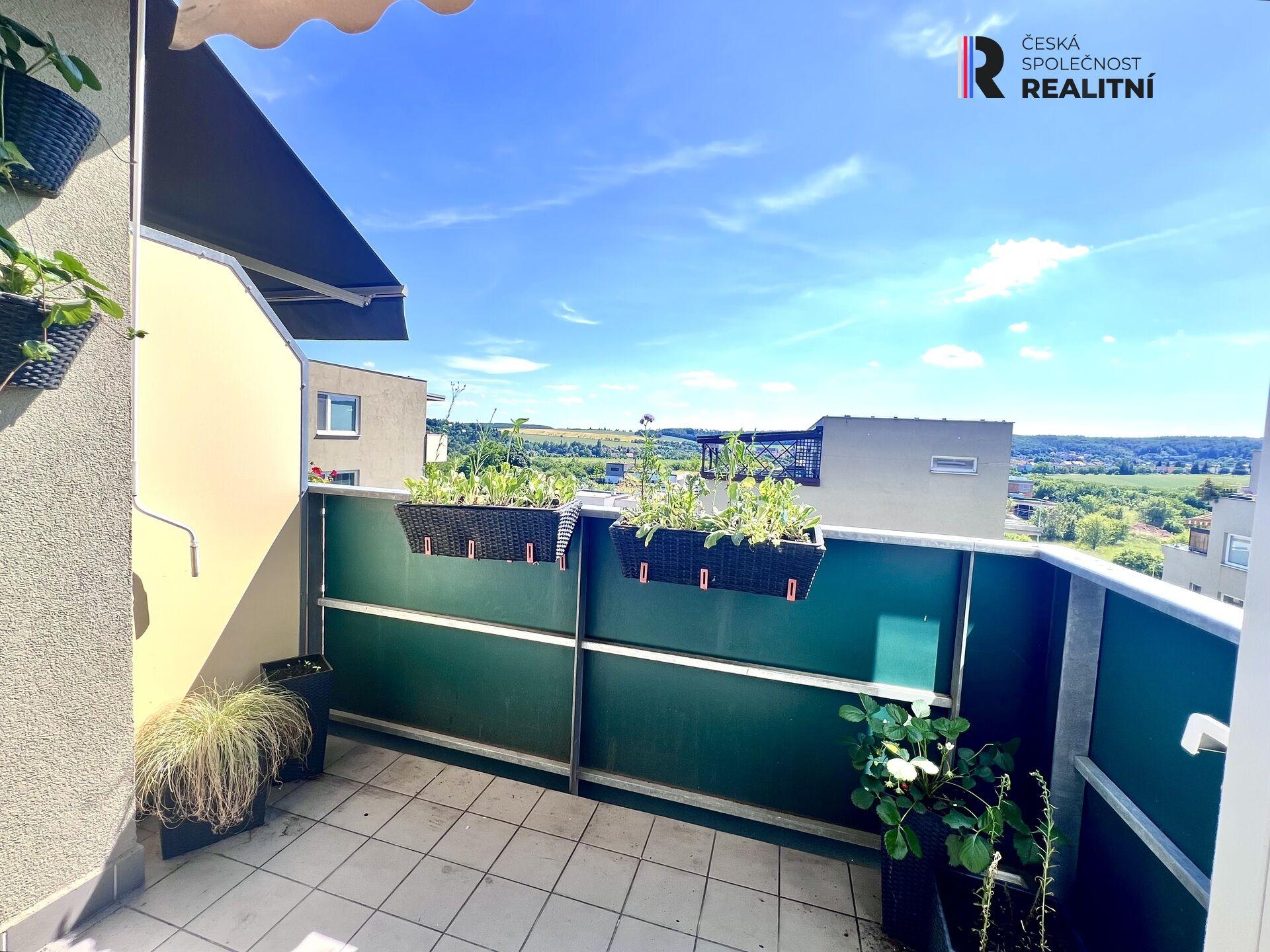 Pronájem slunného bytu 2+kk  s lodžií a zděným sklepem, Chvalovka, Brno-Kamechy