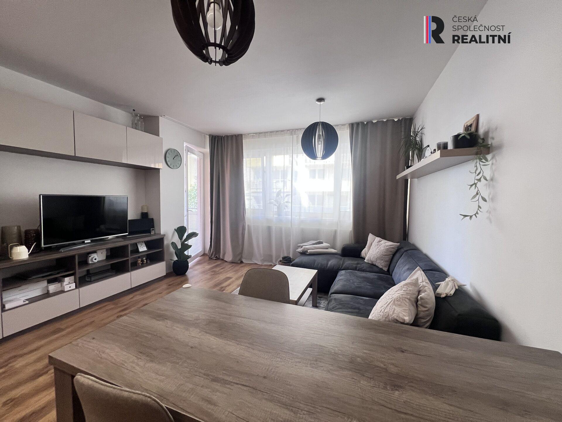 Pronájem bytu 3+kk s balkonem, sklepem a možností pronájmu garážového stání – Brno-Žebětín Kamechy