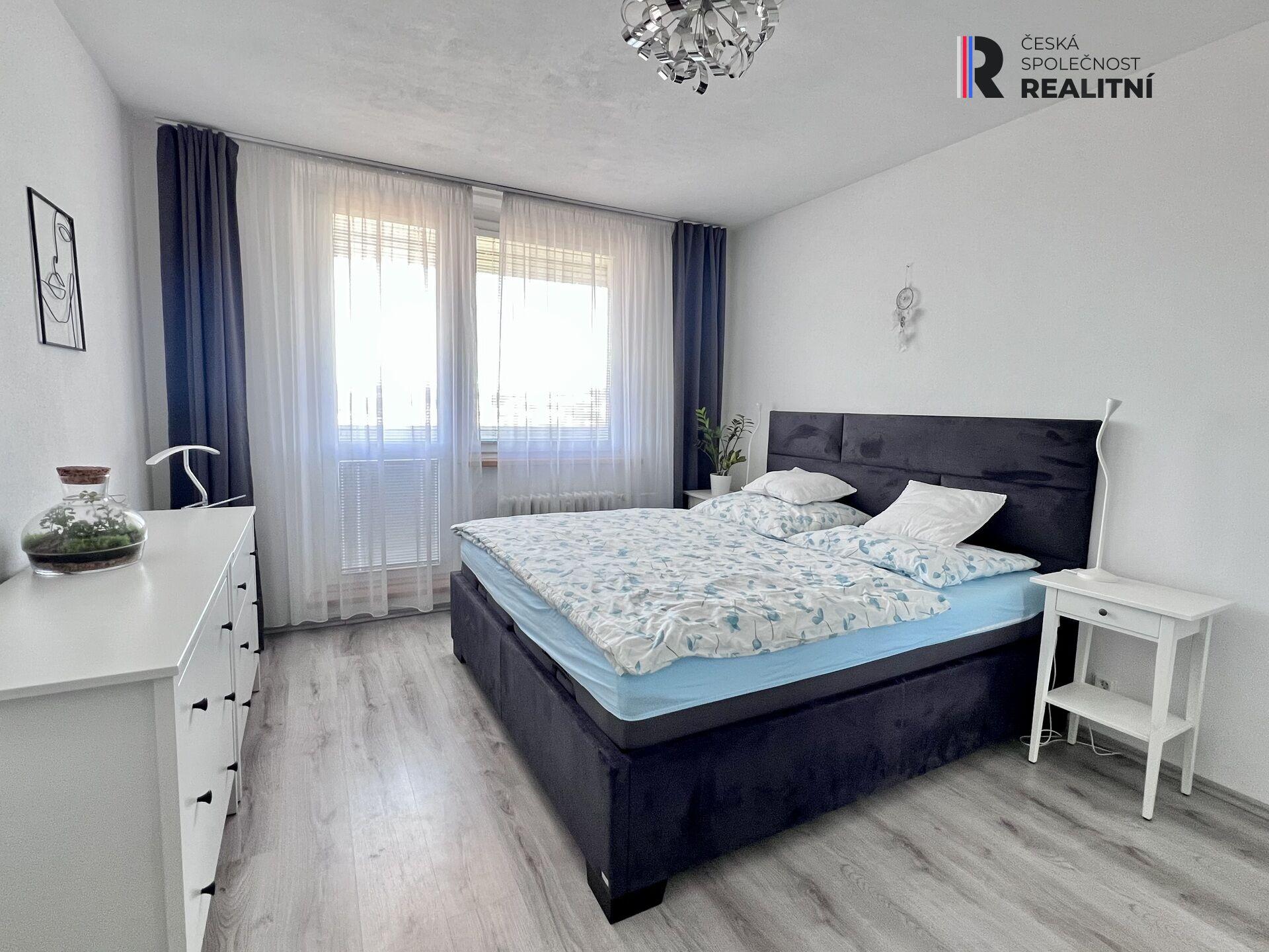 Pronájem vybaveného bytu 2+1 se šatnou a zasklenou lodžií, Brno – Žabovřesky, ul. Voroněžská
