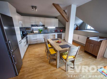 Pronájem bytu, 2+kk, 105 m²