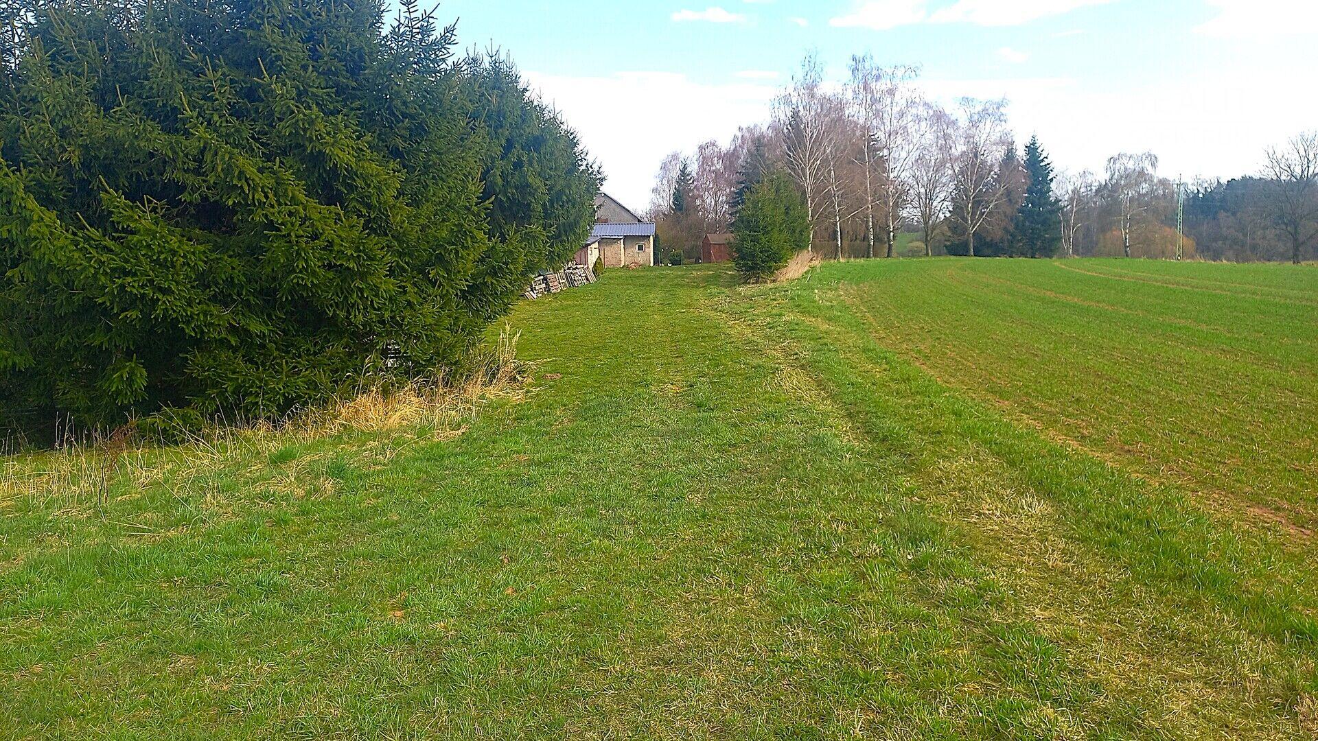 Výjimečný pozemek 3 435 m² v Rudolticích – prostor, soukromí a jistota investice