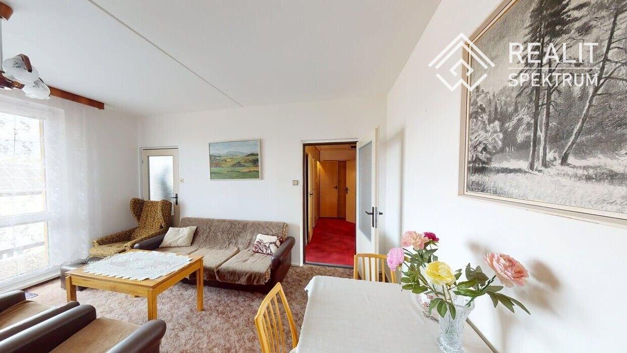 Dlouhodobý pronájem bytu 2+1 s lodžií v Žamberku