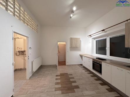 Pronájem bytu, 1+1, 69 m²