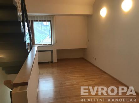 Pronájem bytu, 3+kk, 57 m²