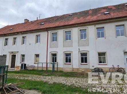 Prodej obchodní prostory, 1 180 m²