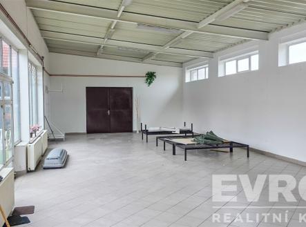 Pronájem jiné, 425 m²