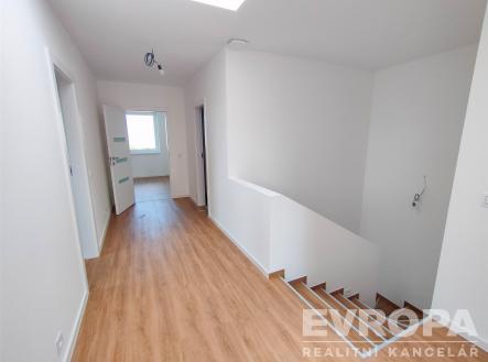 Pronájem domu/vily, 210 m²