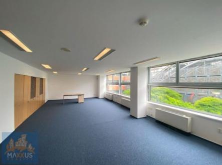 Pronájem kanceláře, 76 m²