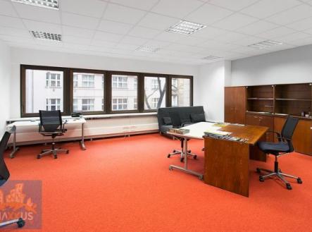 Pronájem kanceláře, 900 m²