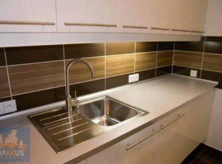 Pronájem - kanceláře, 42 m²