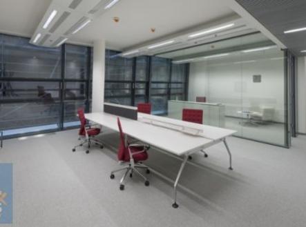 Pronájem kanceláře, 343 m²