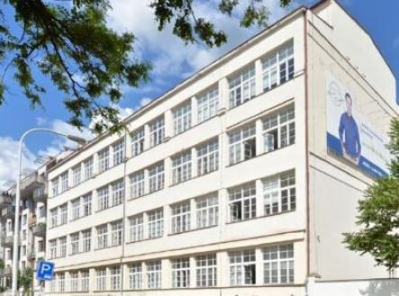 Pronájem kanceláře, 417 m²