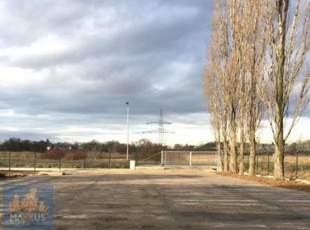 Pronájem skladovací prostor, 650 m²