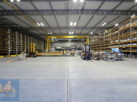 Pronájem komerčního objektu, sklad, 3 370 m²