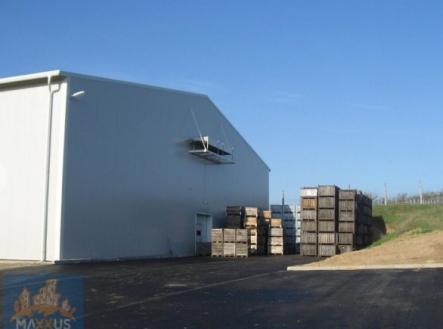 Pronájem skladovací prostor, 1 762 m²