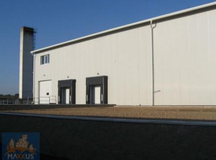 Pronájem skladovací prostor, 1 762 m²