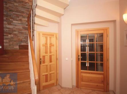 Pronájem domu/vily, 240 m²