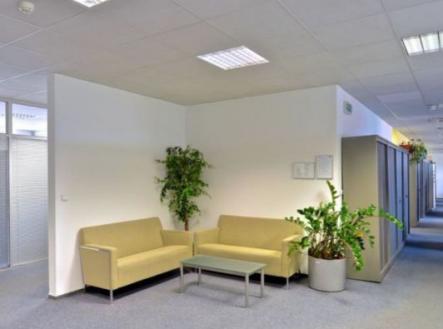 Pronájem kanceláře, 92 m²