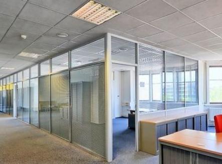 Pronájem kanceláře, 200 m²