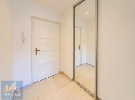 Pronájem bytu, 1+kk, 35 m²