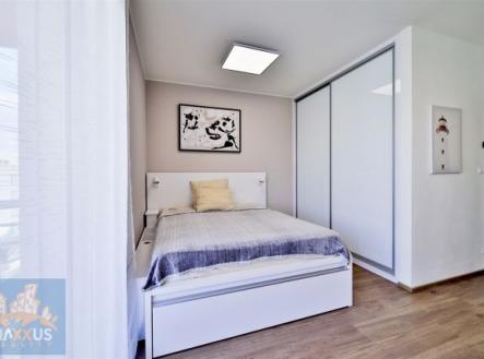 Pronájem bytu, 1+kk, 39 m²