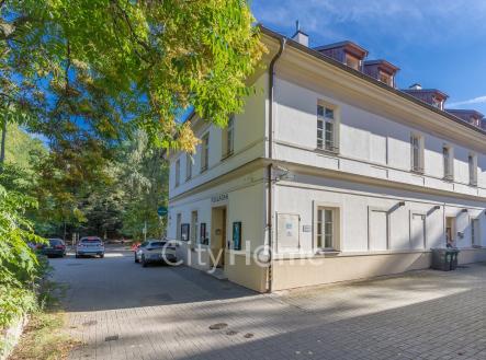 Divadlo na Jezerce | Horní 9