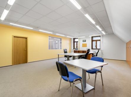 Pronájem kanceláře, 93 m²