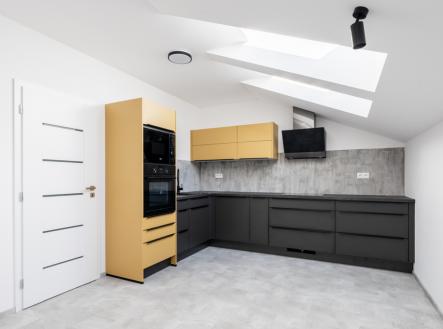 Pronájem bytu, 3+kk, 96 m²