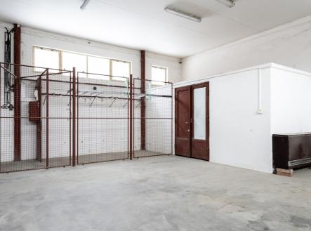 Pronájem skladovací prostor, 110 m²