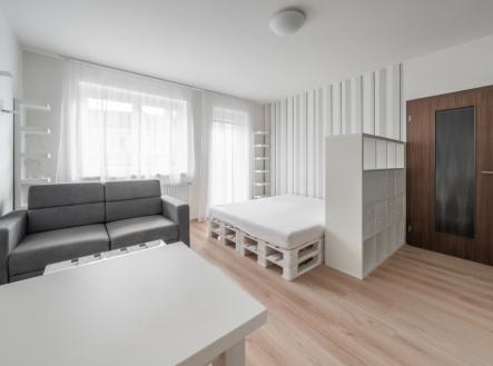 Pronájem bytu, 1+kk, 40 m²